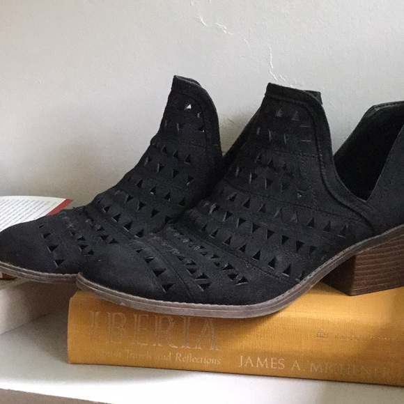 Fergalicious Shoes - Fergalicious Wrangle Cutout Booties